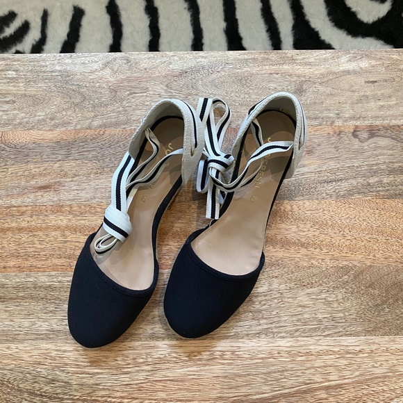 Black & White Espadrilles 9 - Picture 2 of 3